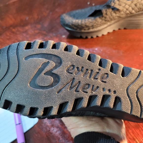 (2369) Bernie Mev Lulia Black Woven Wedge Sz 39 - Picture 6 of 6